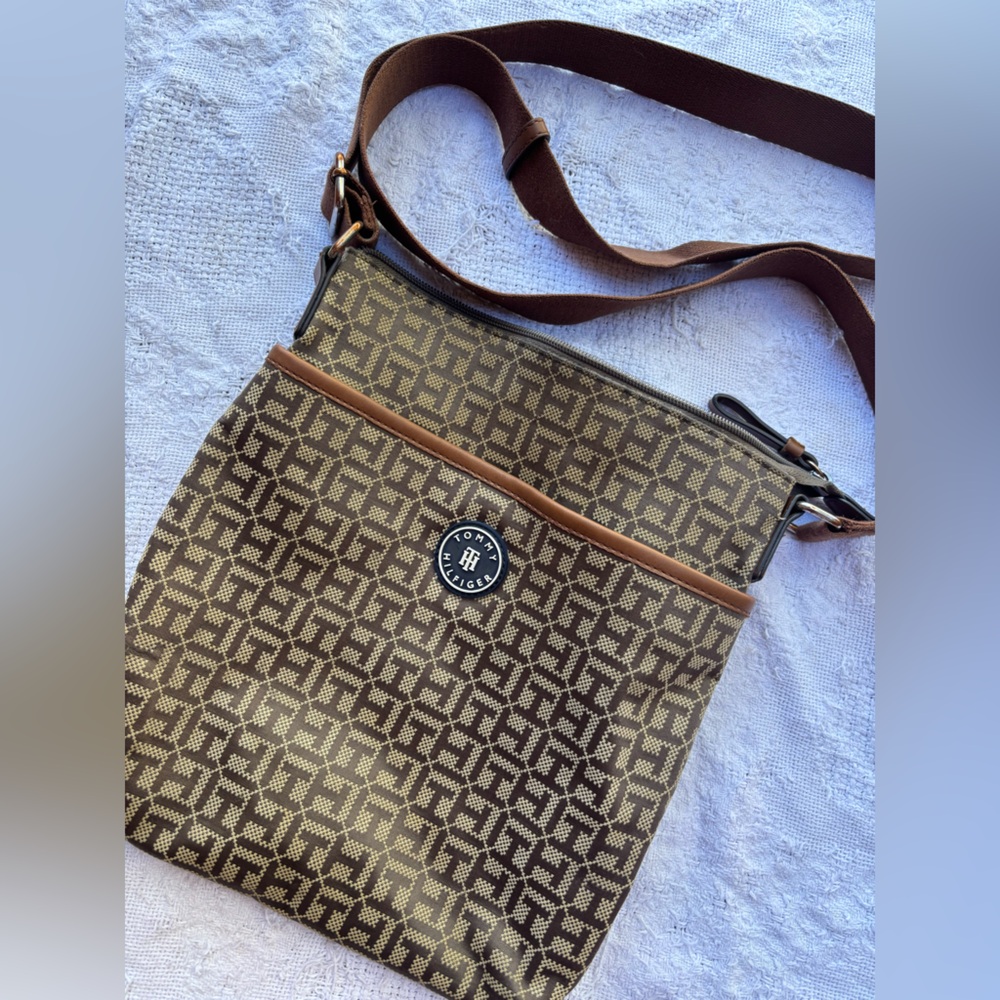 Tommy Hilfiger Crossbody Purse